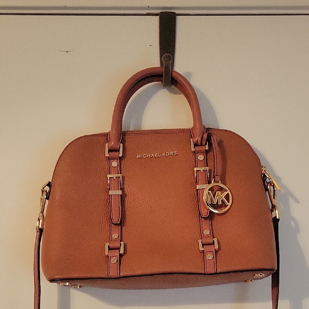 Michael Kors Salmon color leather bag with long strap